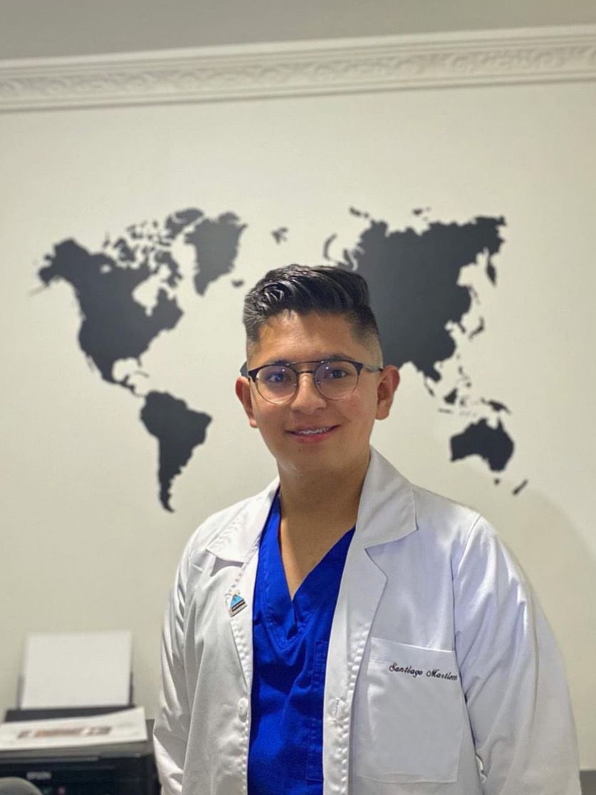 Dr. Santiago Andrés Martínez Pantoja